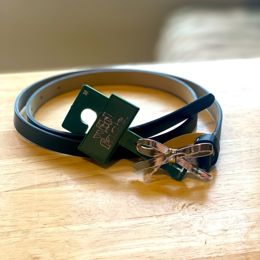 Black and Silver Bow Belt - Picture 1 of 1